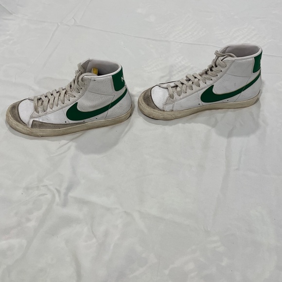 Nike White and Green Swoosh Sneakers - Picture 4 of 7